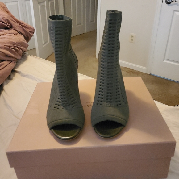 Ankle boot - Picture 2 of 5